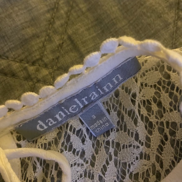 Danielrainn white shirt sleeve blouse SZ small - Picture 3 of 5